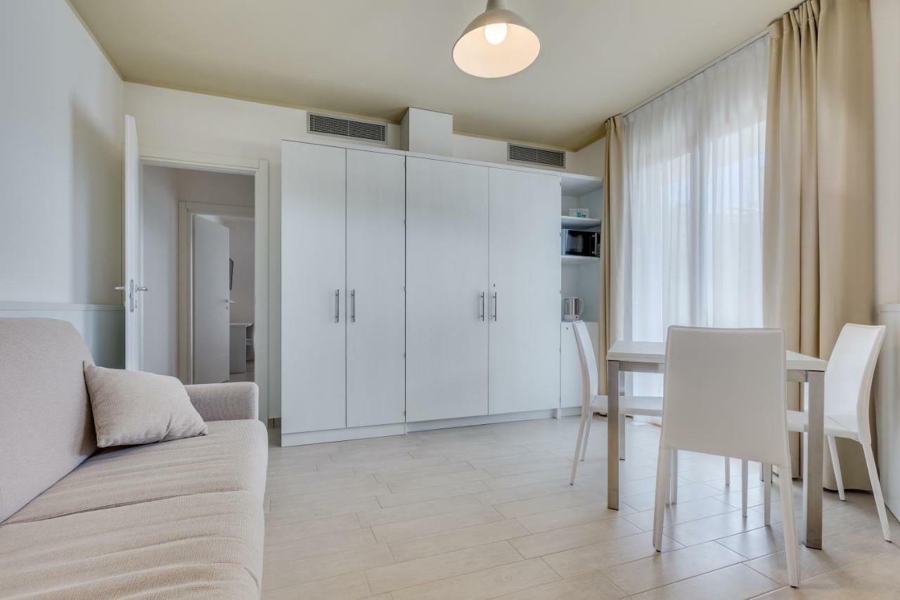 Apartaments Suites Ambassador Caorle Luaran gambar