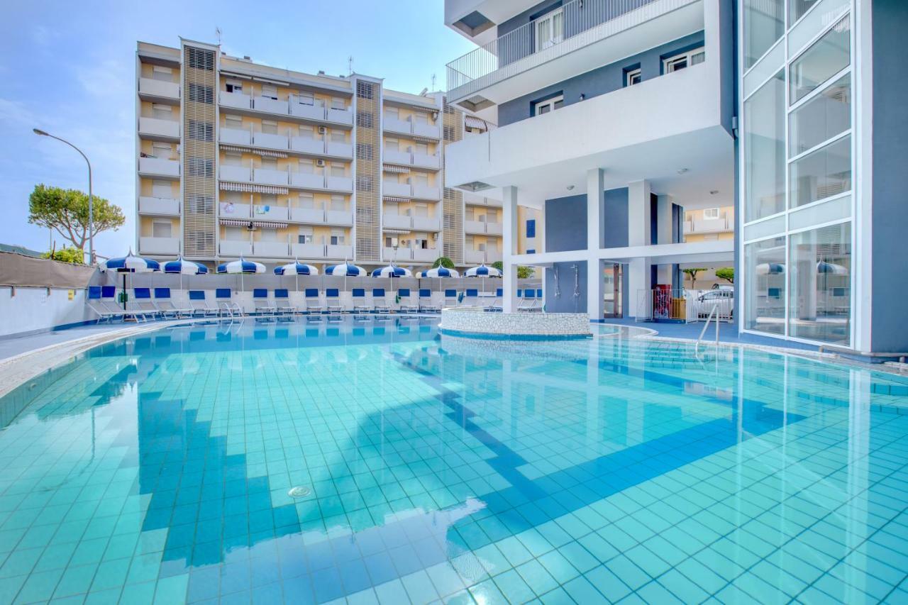 Apartaments Suites Ambassador Caorle Luaran gambar