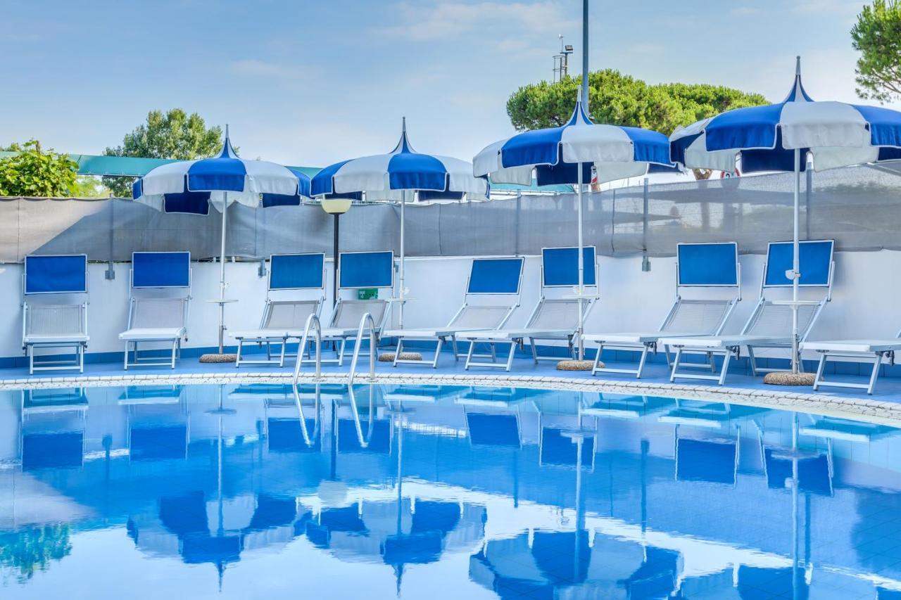 Apartaments Suites Ambassador Caorle Luaran gambar
